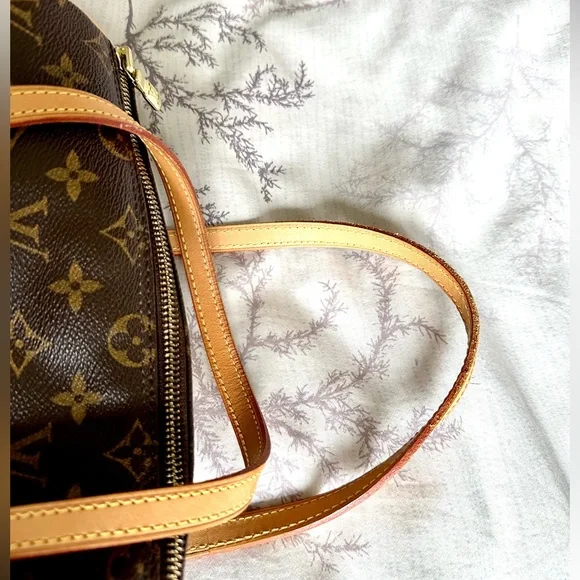 Authentic Louis Vuitton Monogram Canvas Papillion 28 Handbag (Date Code added) - Picture 14 of 16